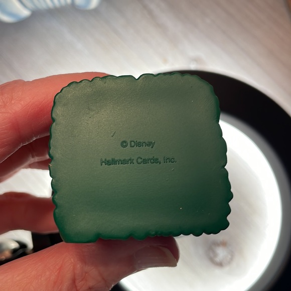 1997 HALLMARK Keepsake Disney Winnie the Pooh Collection Christmas Ornament - Picture 9 of 9